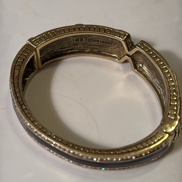 Heidi Daus Bangle Hinged Clamper Bracelet  Crystal & Black Enamel over Gold - Picture 8 of 9
